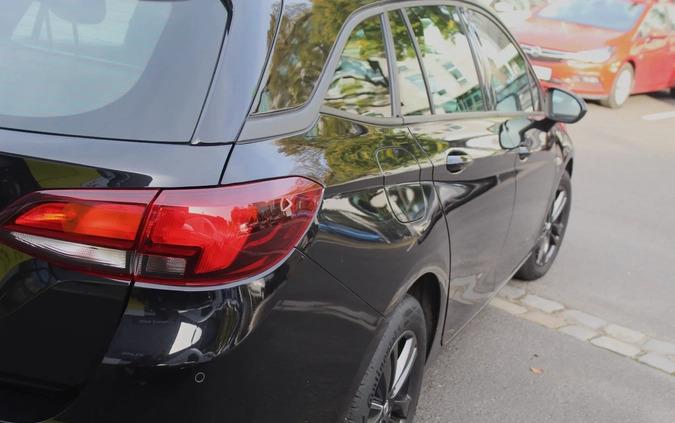 Opel Astra cena 64900 przebieg: 53722, rok produkcji 2020 z Wrocław małe 326